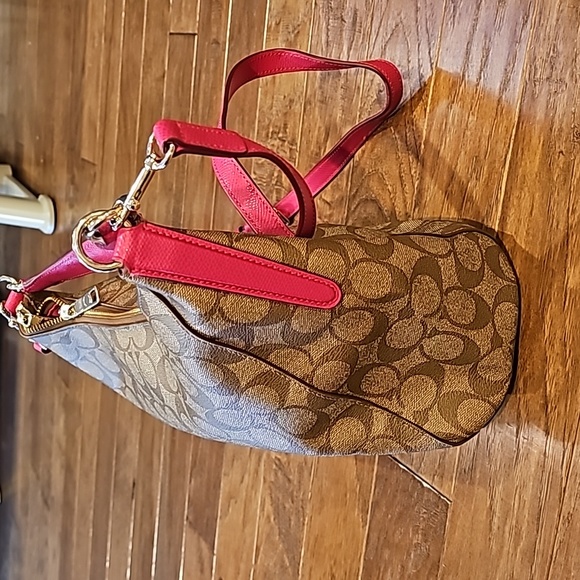 Coach purse - Picture 2 of 6